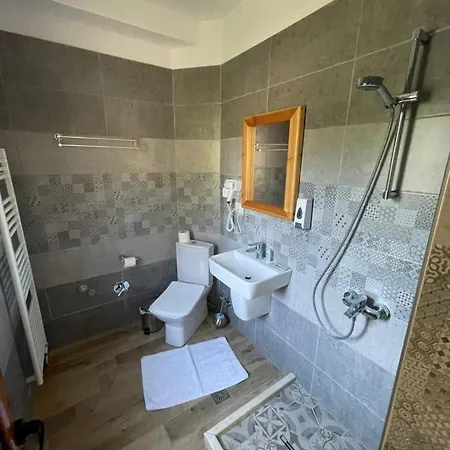 Bujtina Moskopoli Voskopojë