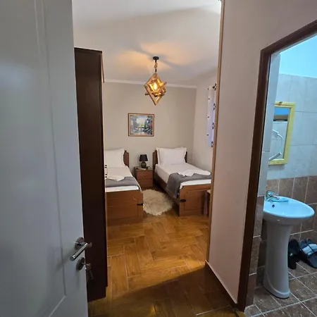 Bujtina Moskopoli Bed & Breakfast *